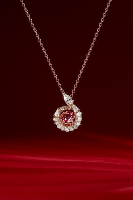 快戴上Swarovski Snake系列绽放闪耀魅力AG真人百家家乐APP施华洛