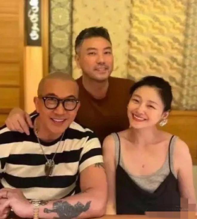 大变样跟汪小菲结婚才是真正的幸福吧！AG真人百家乐大S两段婚姻穿搭风格