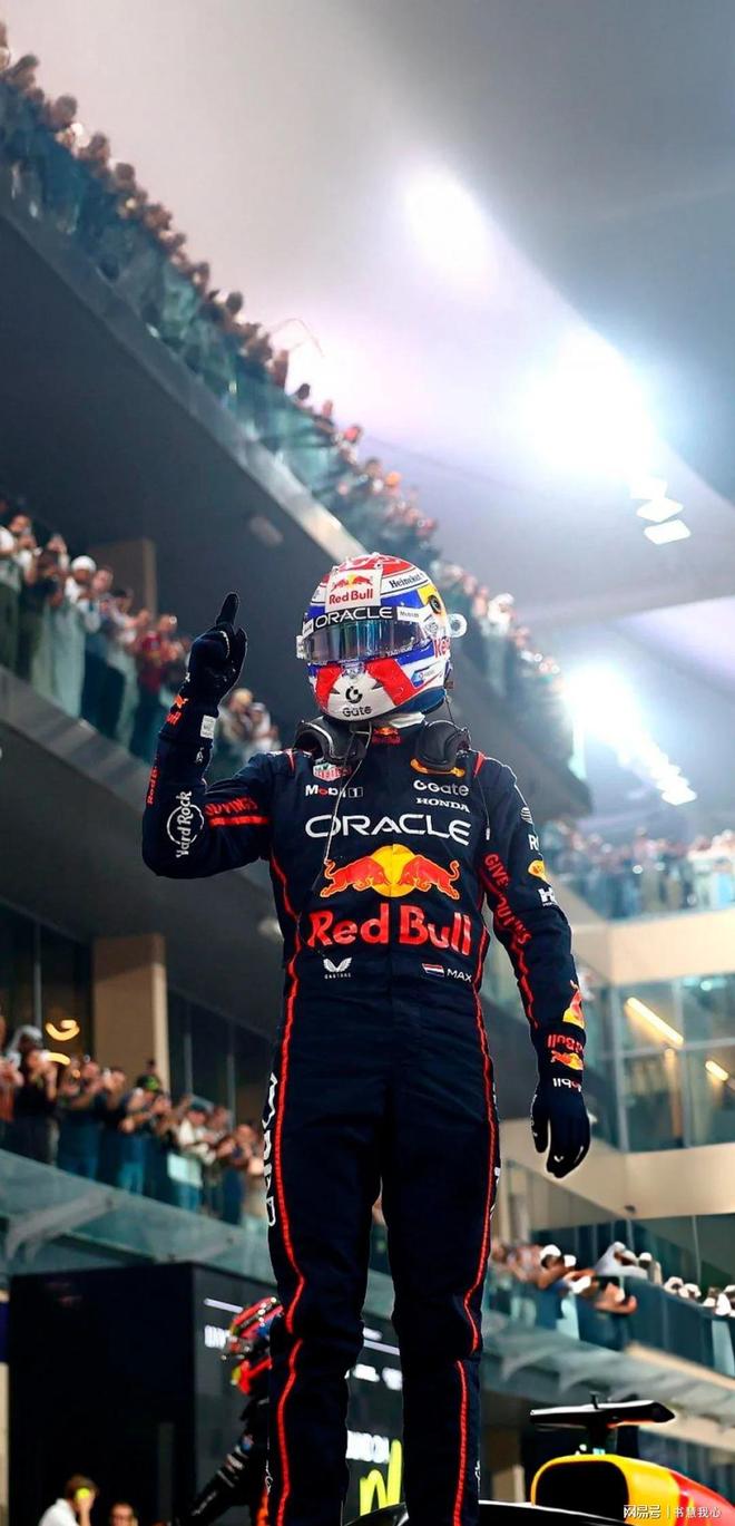 金饰马尾造型显颈纹手腕咬痕抢镜AG真人旗舰厅刘亦菲F1赛场戴(图16)